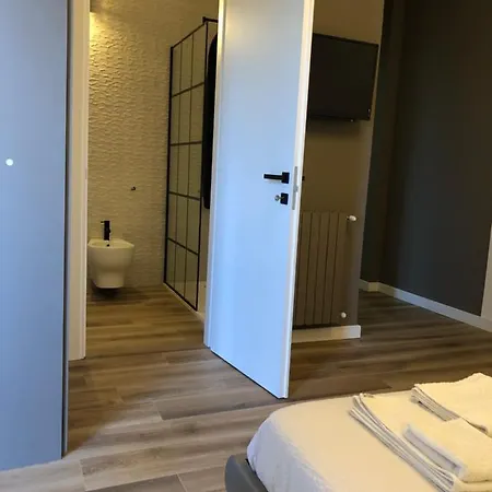 A Due Passi Dalla Scalinata Restyling Apartment