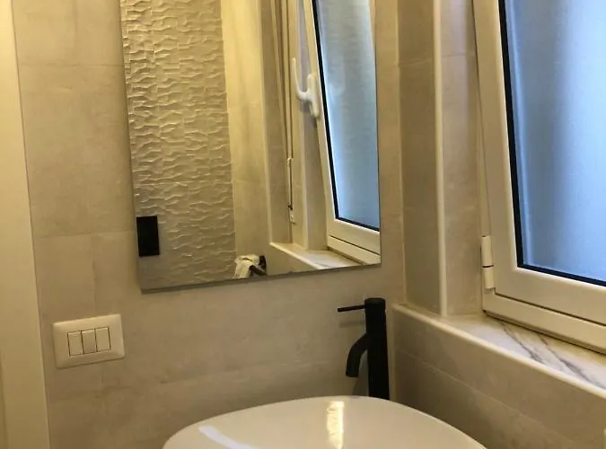 A Due Passi Dalla Scalinata Restyling Apartment