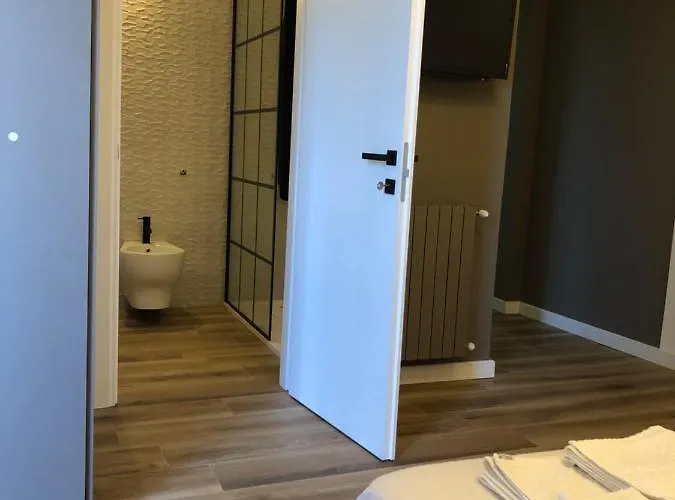 A Due Passi Dalla Scalinata Restyling Apartment